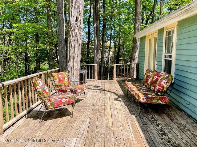 707 Springtown Road, Tillson, NY 12486