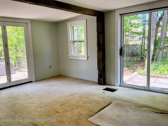 707 Springtown Road, Tillson, NY 12486
