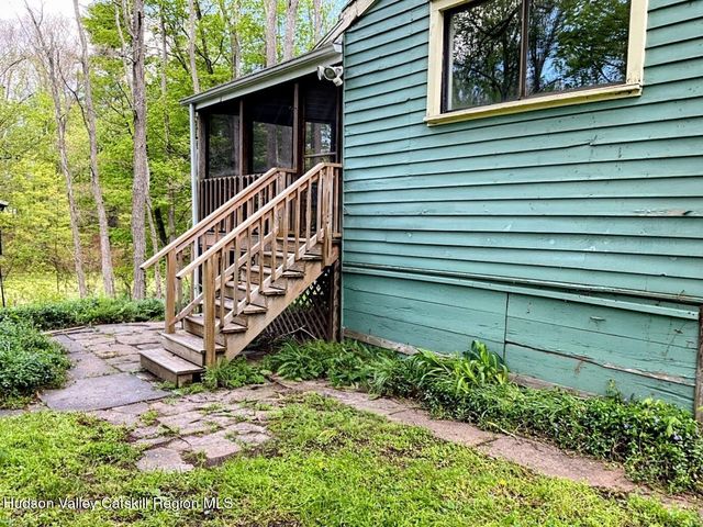 707 Springtown Road, Tillson, NY 12486