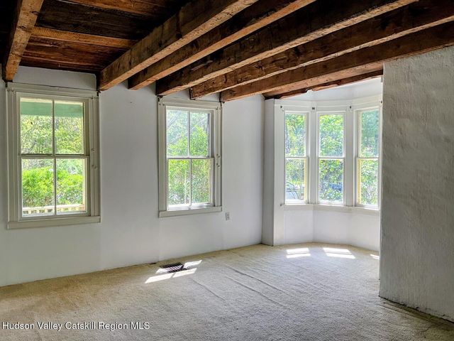 707 Springtown Road, Tillson, NY 12486