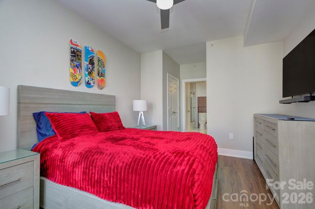 718 W Trade Street 604, Charlotte, NC 28202