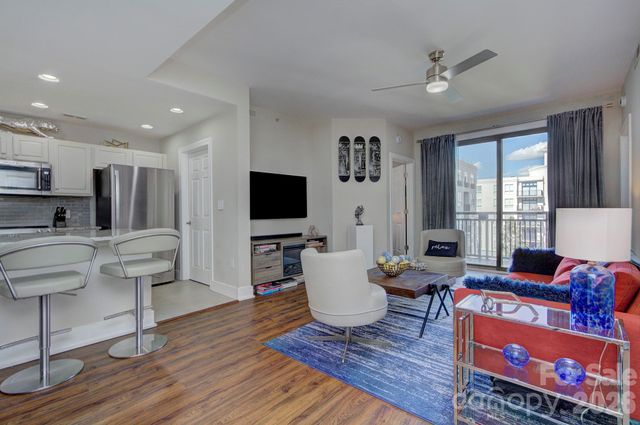 718 W Trade Street 604, Charlotte, NC 28202