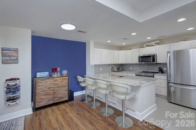 718 W Trade Street 604, Charlotte, NC 28202