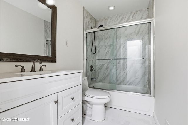 816 Berkeley Avenue, Beachwood, NJ 08722
