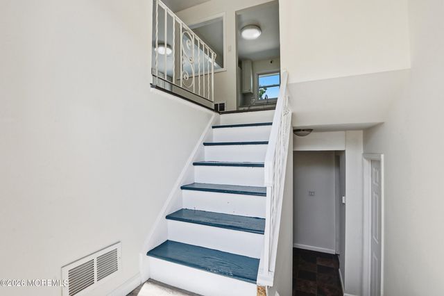 816 Berkeley Avenue, Beachwood, NJ 08722