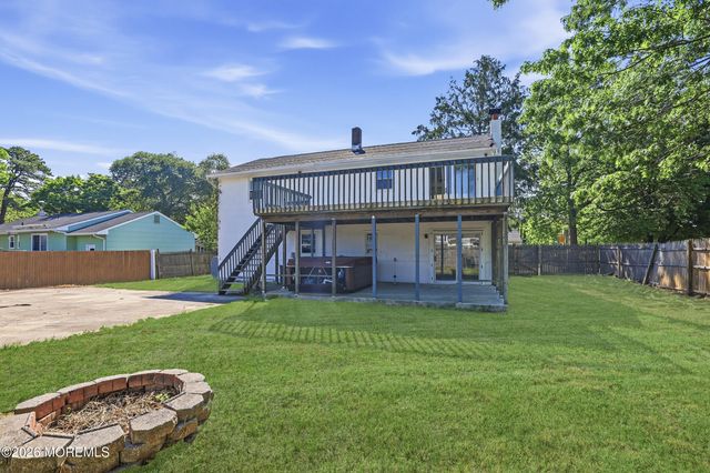 816 Berkeley Avenue, Beachwood, NJ 08722