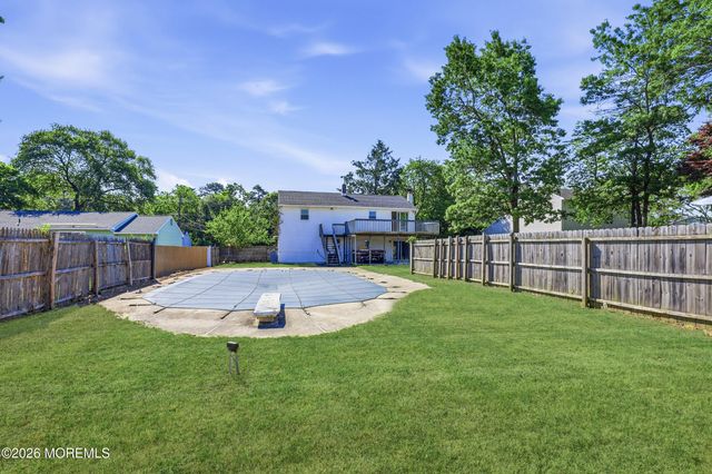 816 Berkeley Avenue, Beachwood, NJ 08722