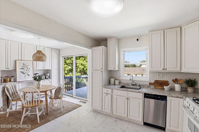 816 Berkeley Avenue, Beachwood, NJ 08722