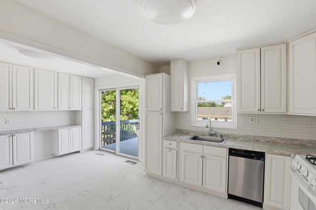 816 Berkeley Avenue, Beachwood, NJ 08722