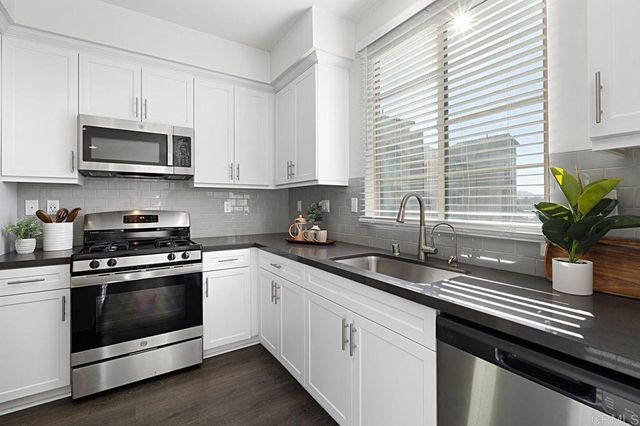 313 Brookside Way, Santee, CA 92071