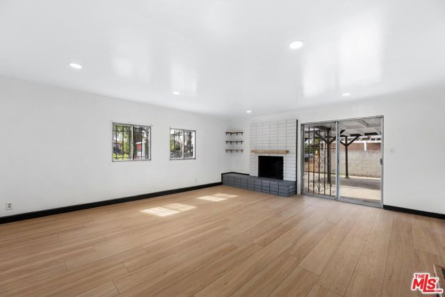 13063 Louvre Street, Pacoima (los Angeles), CA 91331