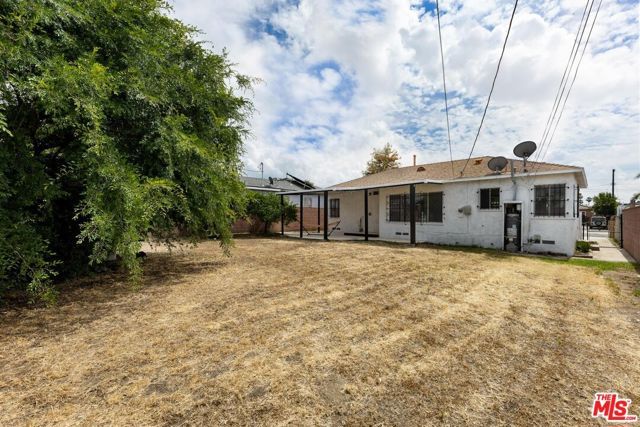 13063 Louvre Street, Pacoima (los Angeles), CA 91331