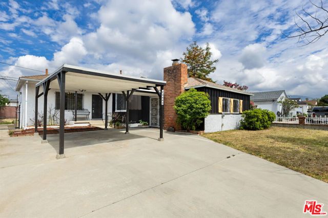 13063 Louvre Street, Pacoima (los Angeles), CA 91331