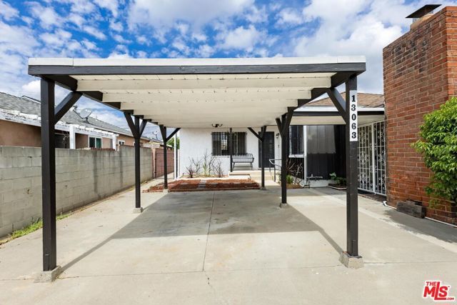 13063 Louvre Street, Pacoima (los Angeles), CA 91331