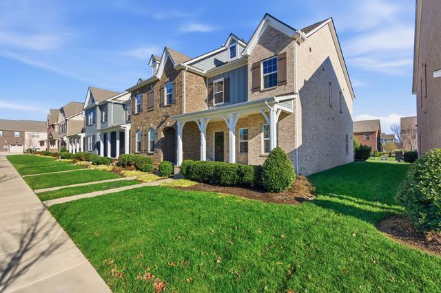 227 Tanglewood Ln, Hendersonville, TN 37075