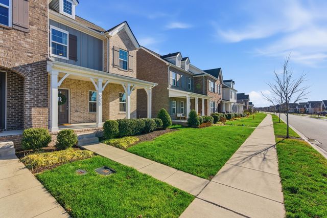 227 Tanglewood Ln, Hendersonville, TN 37075