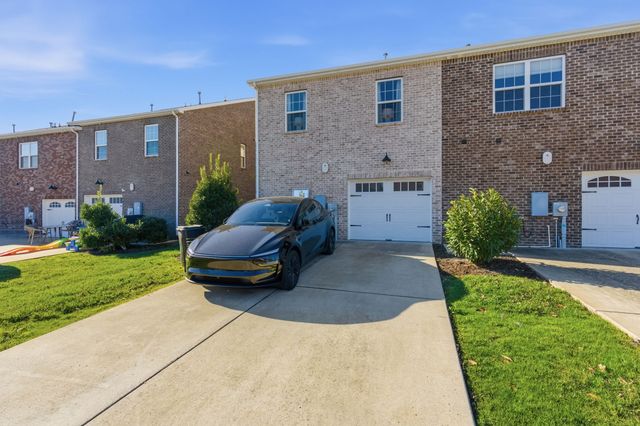 227 Tanglewood Ln, Hendersonville, TN 37075