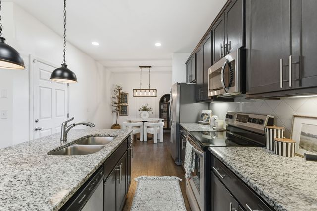 227 Tanglewood Ln, Hendersonville, TN 37075