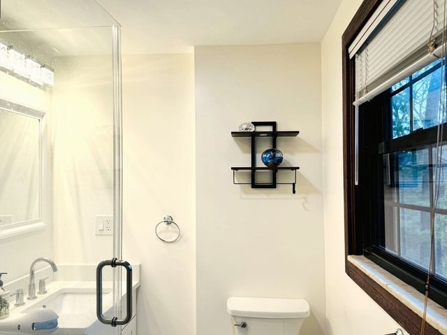 2 Blueberry Hill Ln, Arlington, MA 02474