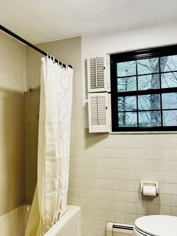 2 Blueberry Hill Ln, Arlington, MA 02474
