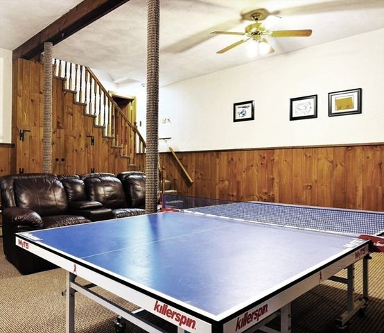 2 Blueberry Hill Ln, Arlington, MA 02474