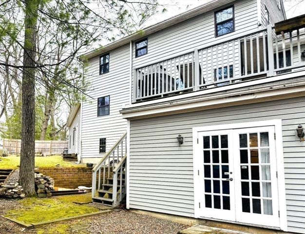 2 Blueberry Hill Ln, Arlington, MA 02474
