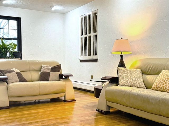 2 Blueberry Hill Ln, Arlington, MA 02474