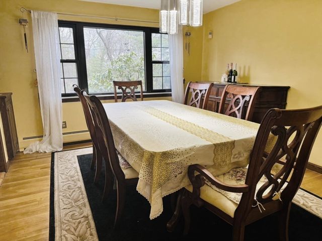 2 Blueberry Hill Ln, Arlington, MA 02474