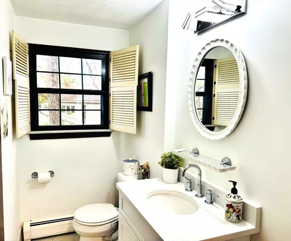 2 Blueberry Hill Ln, Arlington, MA 02474