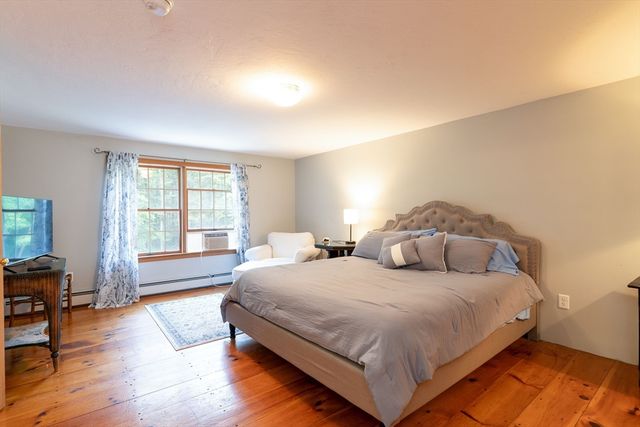 1 Barefoot Ln, Brookfield, MA 01506