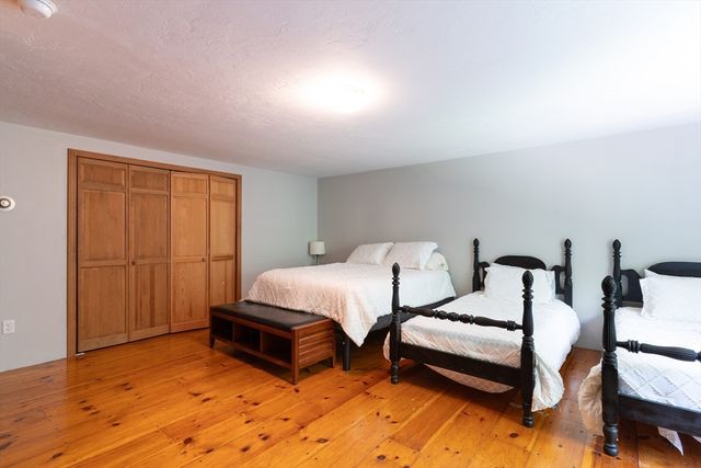1 Barefoot Ln, Brookfield, MA 01506