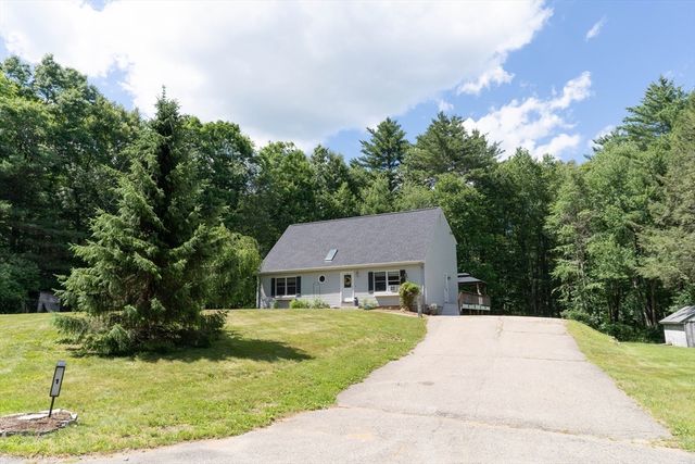 1 Barefoot Ln, Brookfield, MA 01506