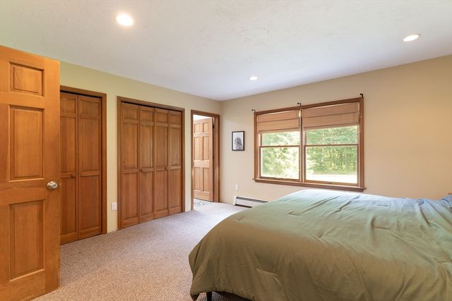 1 Barefoot Ln, Brookfield, MA 01506