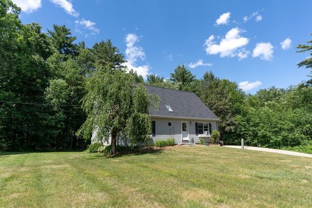 1 Barefoot Ln, Brookfield, MA 01506