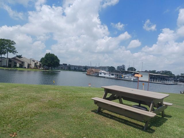 12100 Melville Drive 206B, Montgomery, TX 77356