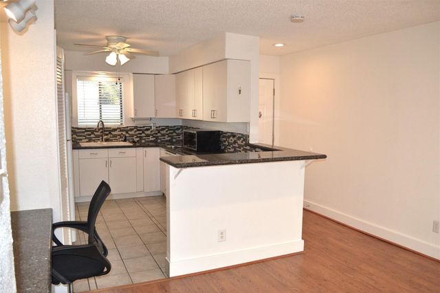 12100 Melville Drive 206B, Montgomery, TX 77356