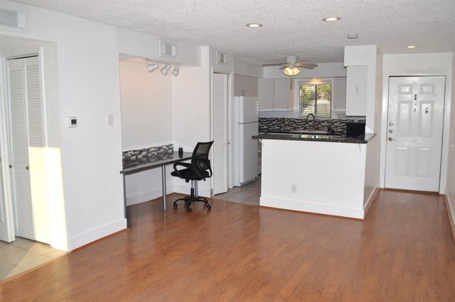 12100 Melville Drive 206B, Montgomery, TX 77356