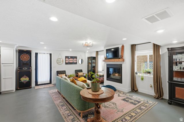 1027 W SEASONS VIEW CT, Lehi, UT 84048