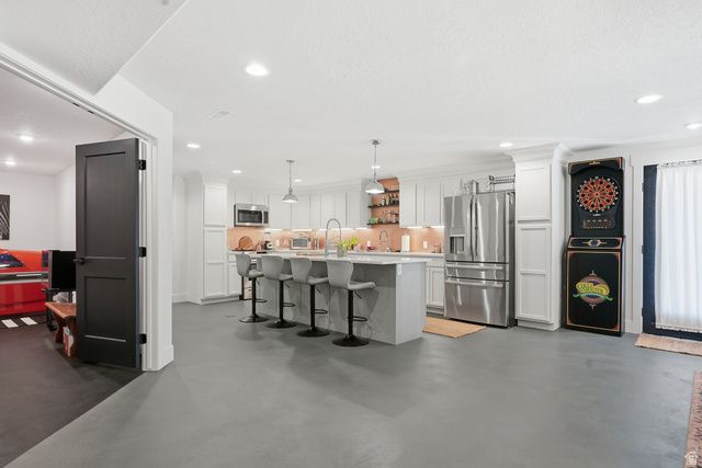 1027 W SEASONS VIEW CT, Lehi, UT 84048