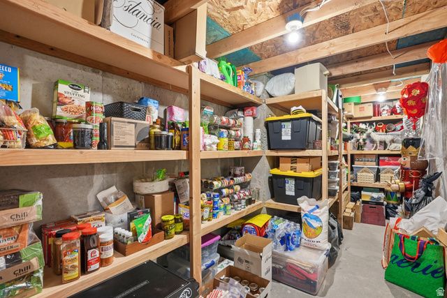 1027 W SEASONS VIEW CT, Lehi, UT 84048