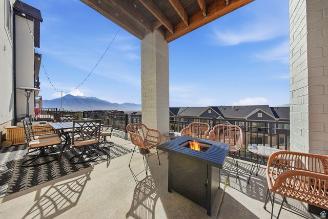 1027 W SEASONS VIEW CT, Lehi, UT 84048
