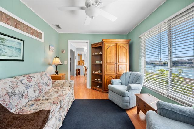 556 S NEPONSIT DRIVE, Venice, FL 34293