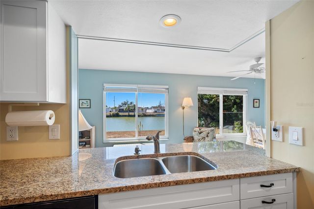 556 S NEPONSIT DRIVE, Venice, FL 34293