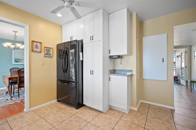556 S NEPONSIT DRIVE, Venice, FL 34293