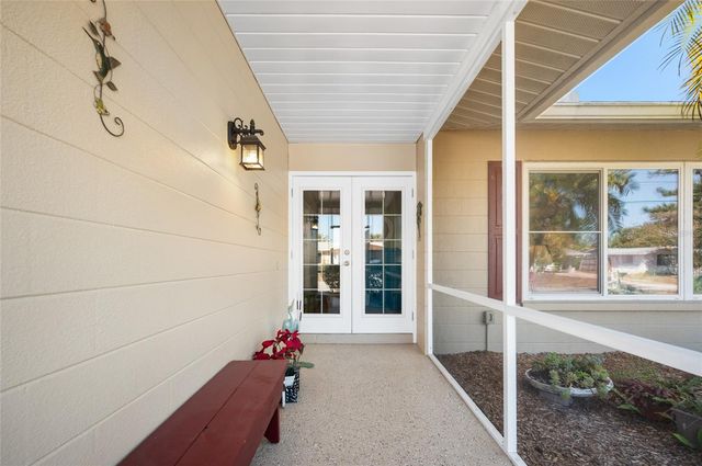 556 S NEPONSIT DRIVE, Venice, FL 34293