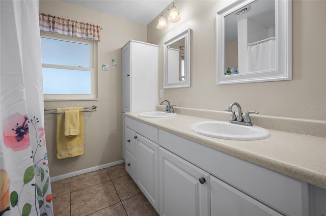 556 S NEPONSIT DRIVE, Venice, FL 34293