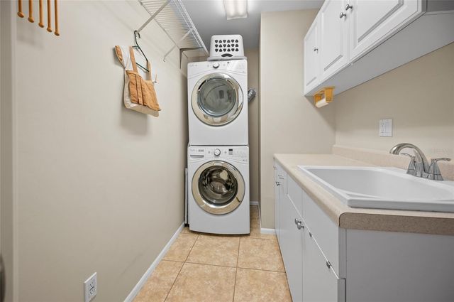 556 S NEPONSIT DRIVE, Venice, FL 34293