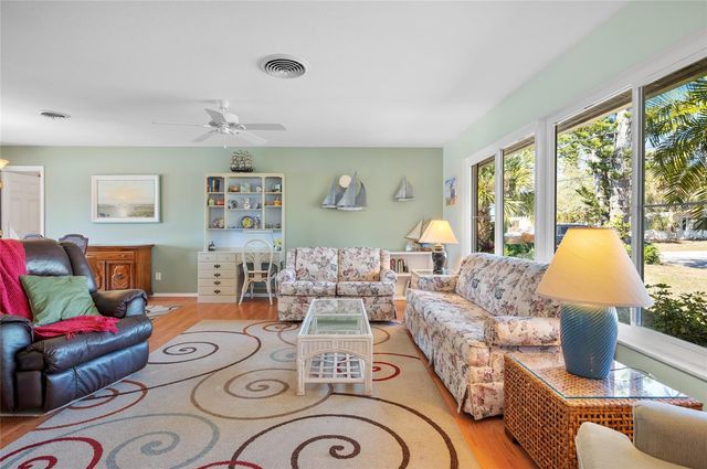 556 S NEPONSIT DRIVE, Venice, FL 34293