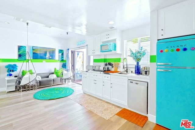 5855 Vineland Avenue D, Los Angeles, CA 91601
