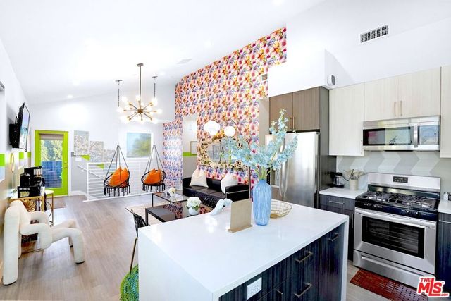 5855 Vineland Avenue D, Los Angeles, CA 91601